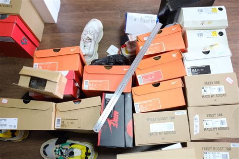 abooss replica shoe reviews|This fake sneaker king’s operation made millions on Reddit  .